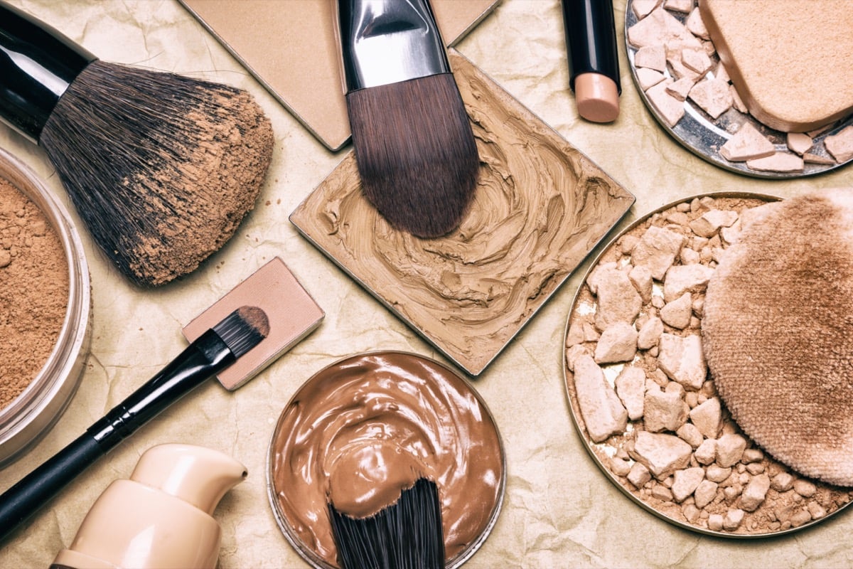 Tell Us What's In Your Makeup Bag and We'll Guess What Kind of Attractive You Are