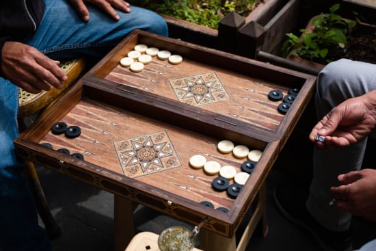 Mastering Backgammon: Test Your Skills and Strategy