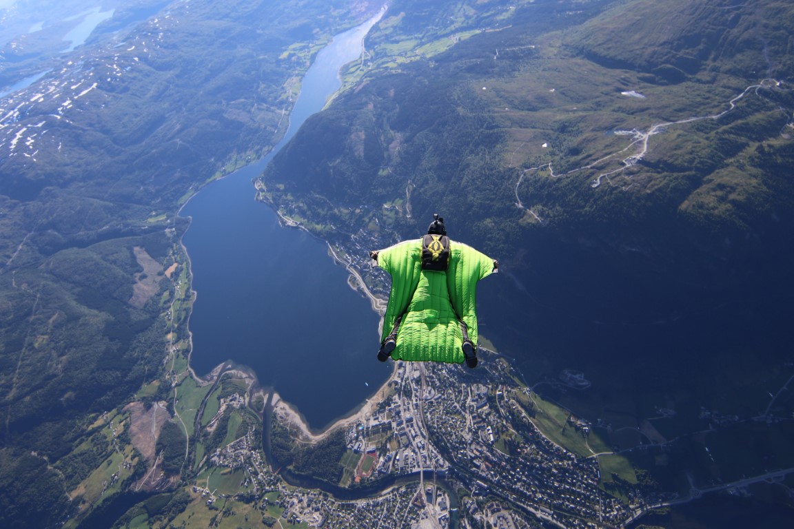 Wingsuit Flying Quiz: Test Your Knowledge on Flying Like a Bird!